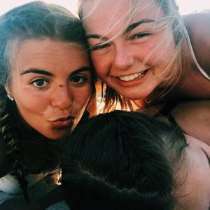 Meet your Posher, Phoebe